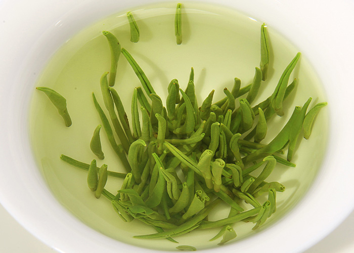 Pu Jiang Que She (Sparrow’s Tongue) Green Tea