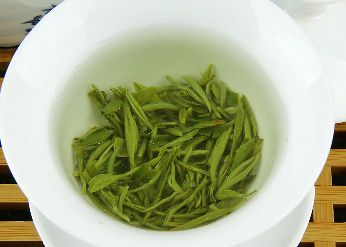 Qing Cheng Xue Ya (Snowy Sprout) Green Tea